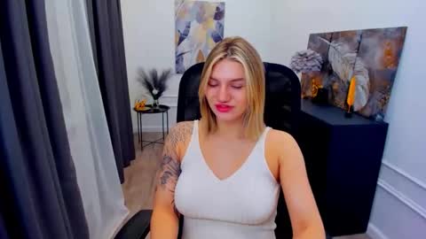 selenaemoore online show from 05.01.26