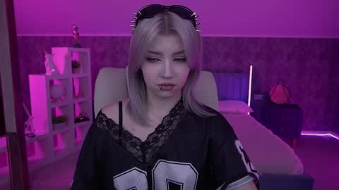 selenairis online show from 05.05.26
