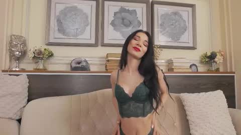 Snapshot of selenajoy_ chatting on 10.14.25 selenajoy_ online show from 10.14.25