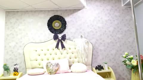 Snapshot of selenajoy_ chatting on 10.25.25 selenajoy_ online show from 10.25.25