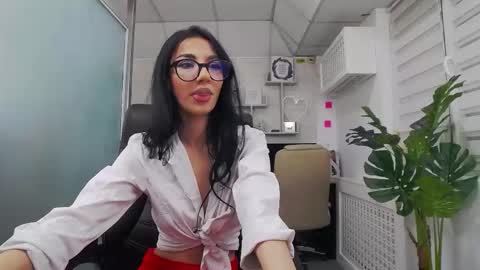 Snapshot of selenajoy_ chatting on 11.25.25 selenajoy_ online show from 11.25.25