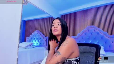 selenastonne online show from 10.24.25