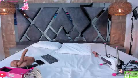 selene__lopez_ online show from 04.26.26