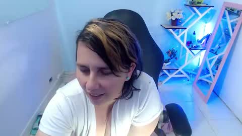 Snapshot of selene_mom chatting on 03.11.26 selene online show from 03.11.26