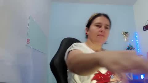 Snapshot of selene_mom chatting on 03.21.26 selene online show from 03.21.26