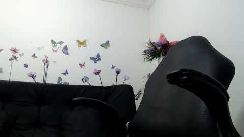 Snapshot of selene_mom chatting on 06.06.26 selene online show from 06.06.26