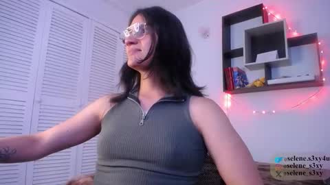 Snapshot of selene_s3xy chatting on 12.20.25 selene_s3xy online show from 12.20.25