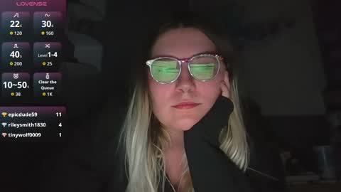 Snapshot of selenebaby chatting on 10.09.25 Selene online show from 10.09.25