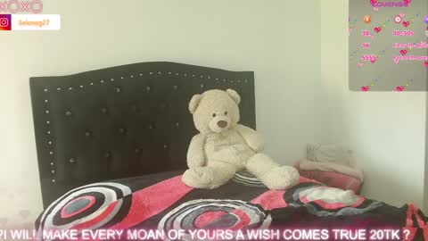 Selene G  online show from 01.16.25