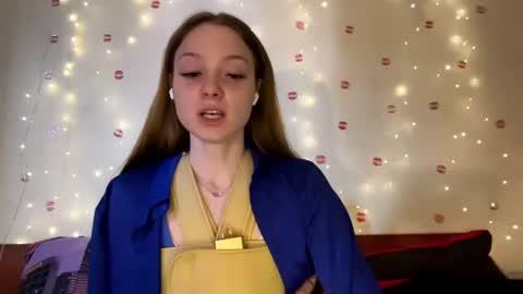 Snapshot of selenegupta chatting on 06.16.26 Kylie online show from 06.16.26