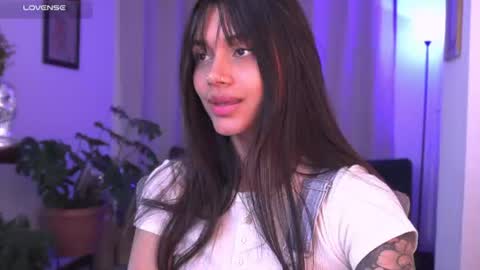 Snapshot of selenevaughan chatting on 06.17.26 Selene online show from 06.17.26