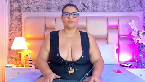 Selenna Cooper online show from 05.01.26