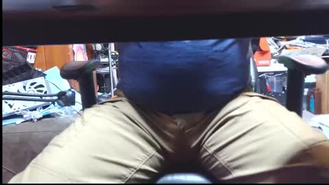 Snapshot of selfpound chatting on 10.17.25 selfpound online show from 10.17.25