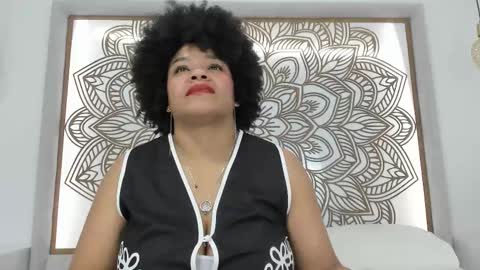 Snapshot of selket_ chatting on 11.13.25 Selket online show from 11.13.25