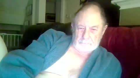 Snapshot of selkie2s chatting on 01.04.25 selkie2s online show from 01.04.25