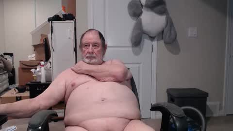 Snapshot of selkie2s chatting on 10.18.25 selkie2s online show from 10.18.25