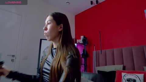 Nicole online show from 09.15.25