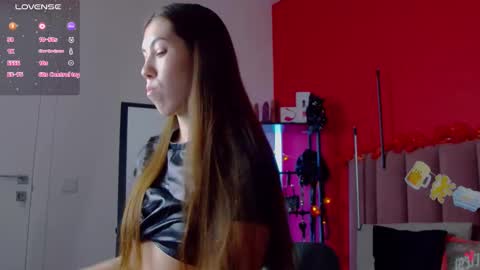 Nicole online show from 09.26.25