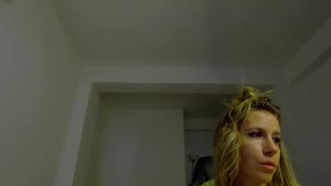 Snapshot of sellena_angels chatting on 03.08.26 sellena_angels online show from 03.08.26
