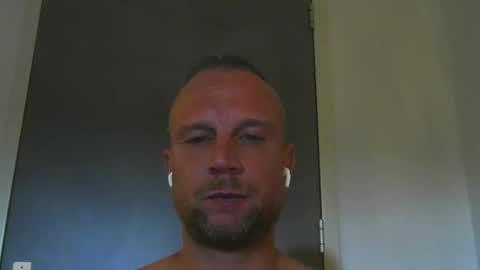 Snapshot of sence08 chatting on 10.27.25 sence08 online show from 10.27.25