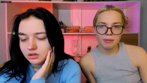 Snapshot of sendi_cais chatting on 12.03.25 Sendi online show from 12.03.25