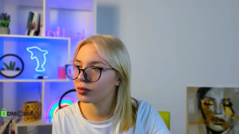 Snapshot of sendi_cais chatting on 12.18.25 Sendi online show from 12.18.25