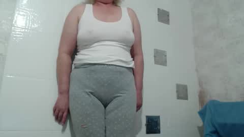 Snapshot of seniorita333 chatting on 03.20.26 Lenna online show from 03.20.26