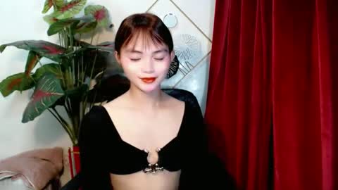 Snapshot of sensational_yeng chatting on 10.12.25 sensational_yeng online show from 10.12.25