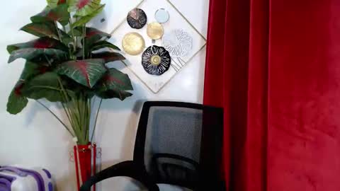 Snapshot of sensational_yeng chatting on 10.18.25 sensational_yeng online show from 10.18.25