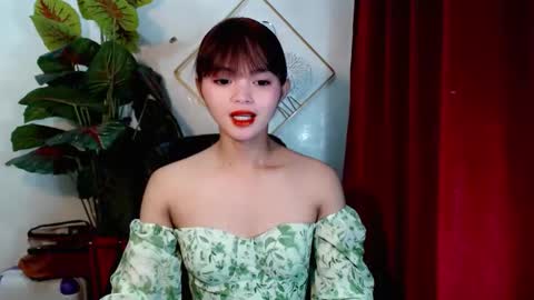 Snapshot of sensational_yeng chatting on 10.30.25 sensational_yeng online show from 10.30.25