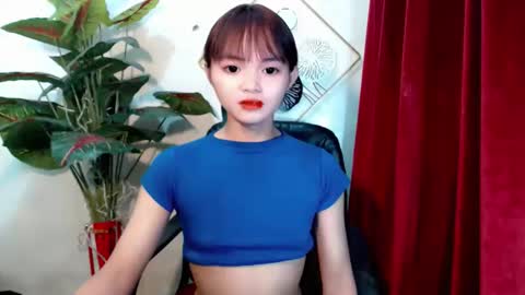 Snapshot of sensational_yeng chatting on 11.24.25 sensational_yeng online show from 11.24.25