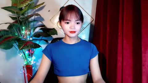 Snapshot of sensational_yeng chatting on 11.25.25 sensational_yeng online show from 11.25.25