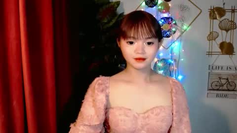Snapshot of sensational_yeng chatting on 12.19.25 sensational_yeng online show from 12.19.25