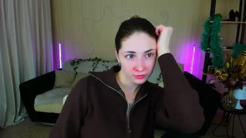 sensitiveheartt online show from 11.23.25