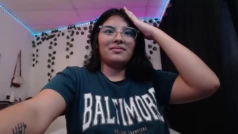 Snapshot of sensual_flame chatting on 02.16.25 Camille and sophie online show from 02.16.25