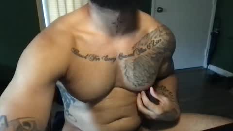 Snapshot of sensualbates chatting on 11.11.25 SensualBates online show from 11.11.25