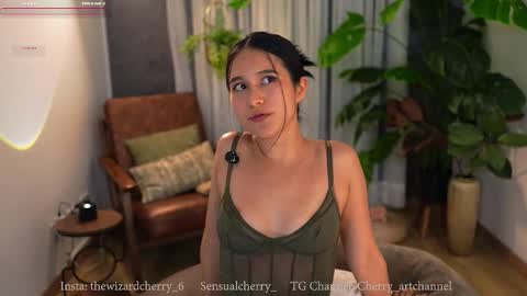 Maria- OF sensual bee online show from 03.09.26