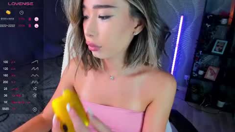 Snapshot of sensualily chatting on 07.31.26 Kiki online show from 07.31.26