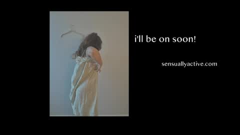 Snapshot of sensually__active chatting on 05.25.26 Julia online show from 05.25.26