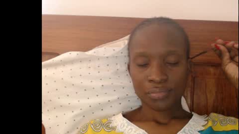 Snapshot of sera_booty chatting on 11.03.25 Anne online show from 11.03.25