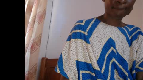 Snapshot of sera_booty chatting on 04.04.26 Anne online show from 04.04.26