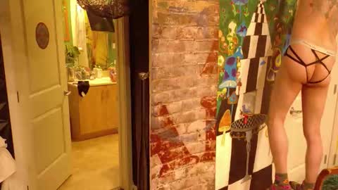 Snapshot of seraphyx33 chatting on 11.16.25 seraphyx33 online show from 11.16.25