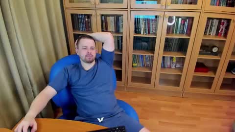 Snapshot of serdron_ chatting on 03.03.25 Alisha Kevin online show from 03.03.25