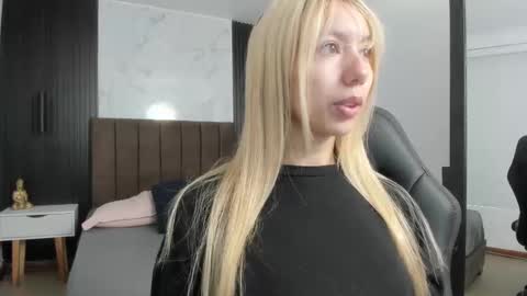 Snapshot of serene_waves chatting on 09.24.25 Serene online show from 09.24.25