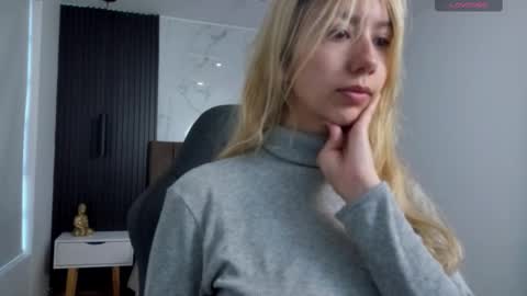 Snapshot of serene_waves chatting on 10.10.25 Serene online show from 10.10.25