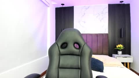 Snapshot of serene_waves chatting on 10.17.25 Serene online show from 10.17.25