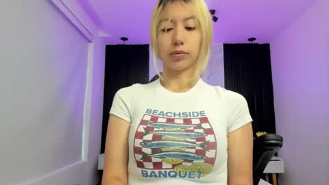 Snapshot of serene_waves chatting on 11.06.25 Serene online show from 11.06.25