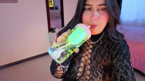 Snapshot of serenna_se chatting on 05.22.26 Serenna Cruz online show from 05.22.26