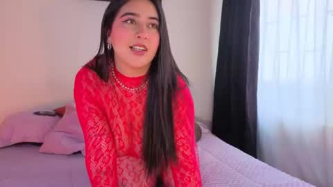 Snapshot of serenna_se chatting on 06.16.26 Serenna Cruz online show from 06.16.26