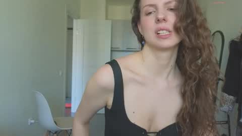 Hey Guys and Girls non-binary personalities  Im Sereta online show from 06.07.26